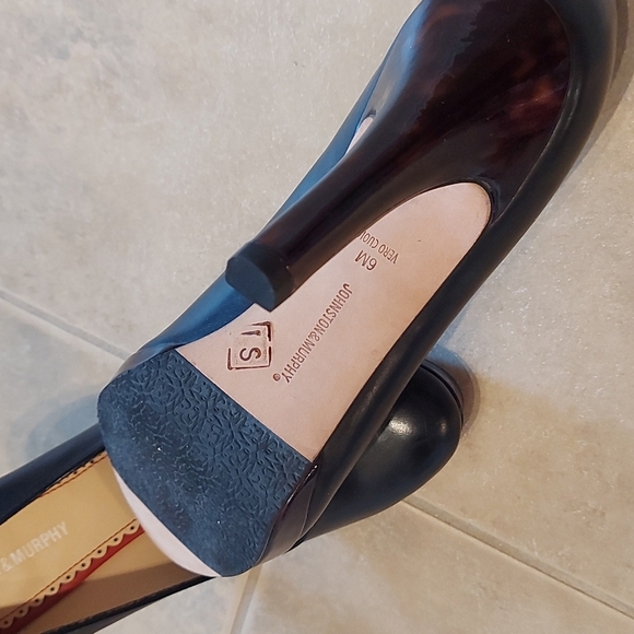 Johnston and Murphy Ladies Platform Pumps - Picture 5 of 5